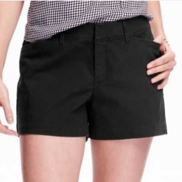 Old Navy Women's Black Shorts - Picture 1 of 4